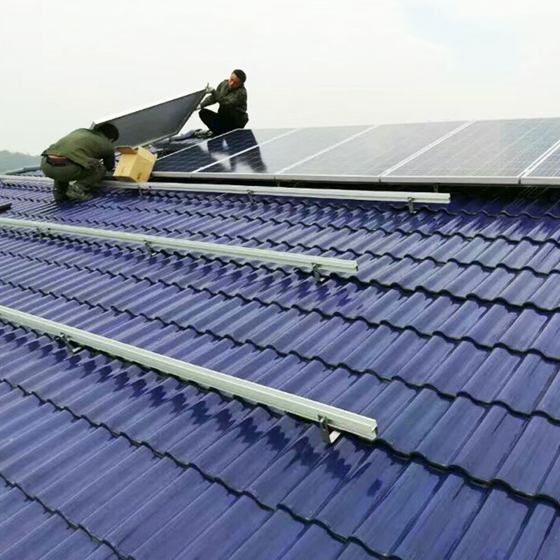 Tectum fastigium (tile roof) bracket solaris