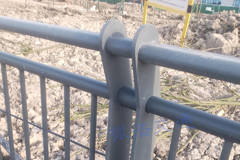 Zinc ferro guardrail