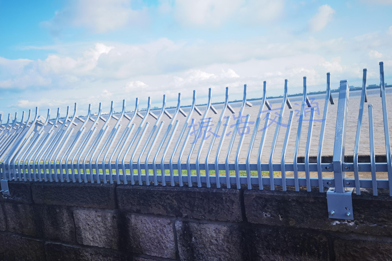 Ferro guardrail
