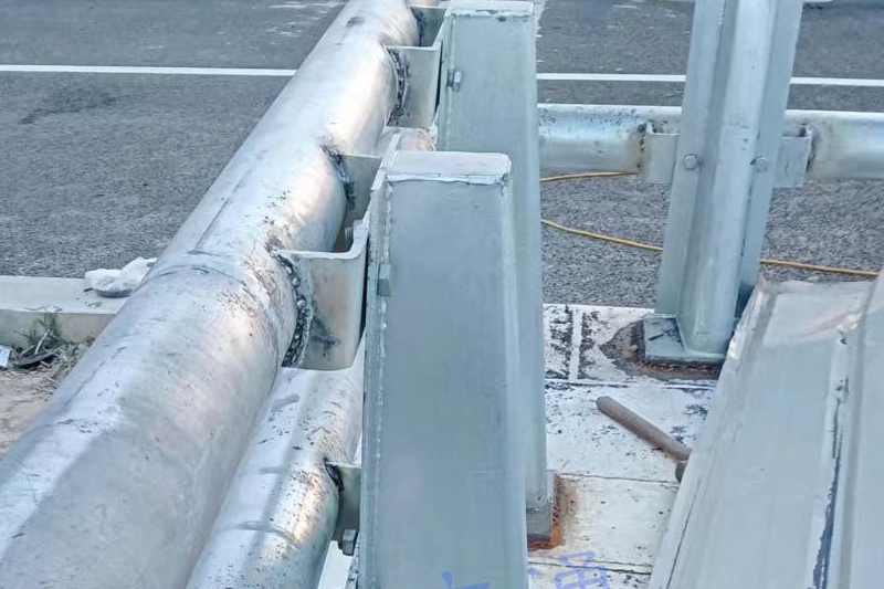 Pontis guardrail