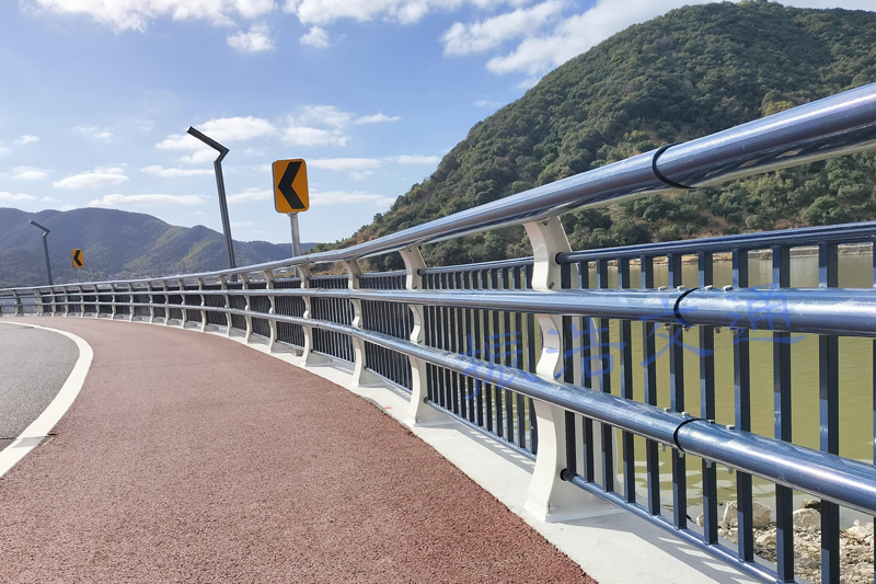 Pontis guardrail