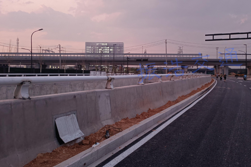 Ferro pipe guardrail
